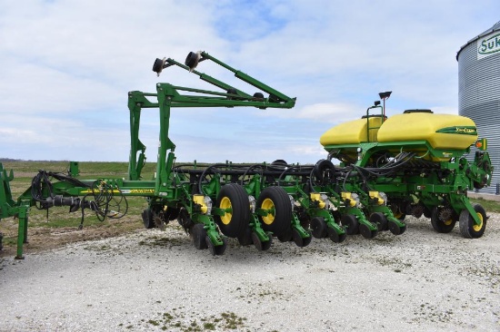 2005 John Deere 1770NT CCS 16 row 30" planter