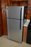 Frigidaire 18 cu. Ft. refrigerator freezer