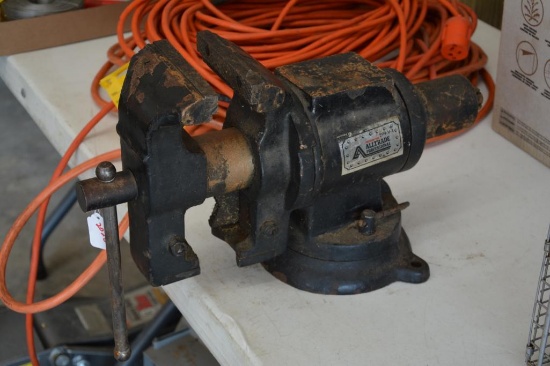 5" All Trade bench vise