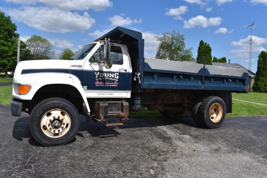 1995 Ford F800 dump truck Cummins 8.3L eng.