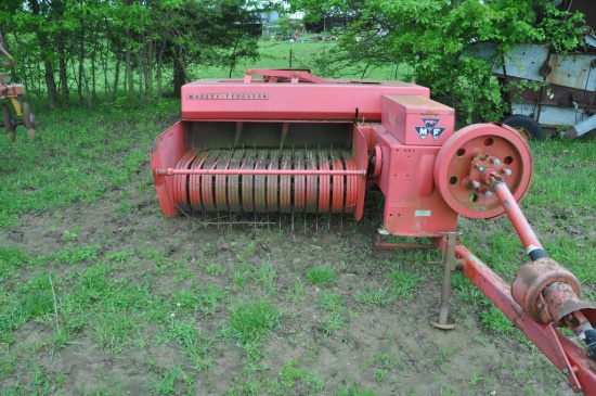 Massey Ferguson 12 small square baler