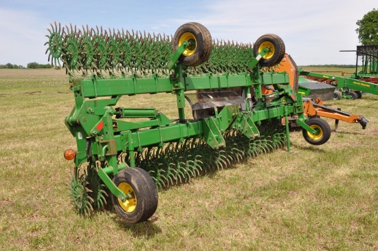 John Deere 400 30' rotary hoe