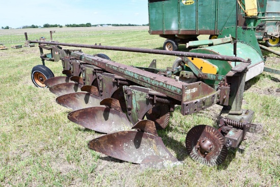 Oliver 566 5-bottom plow