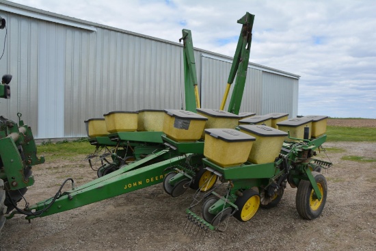 John Deere 7000 8R30" planter