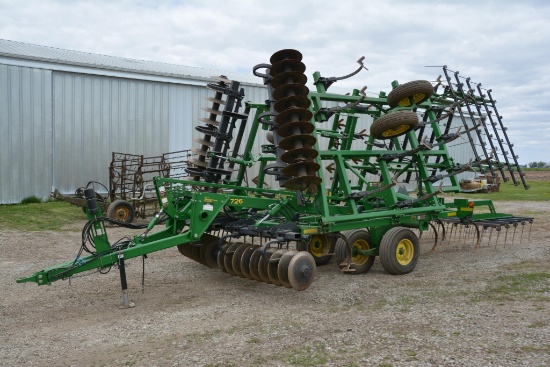 John Deere 726 26' 9" soil finisher