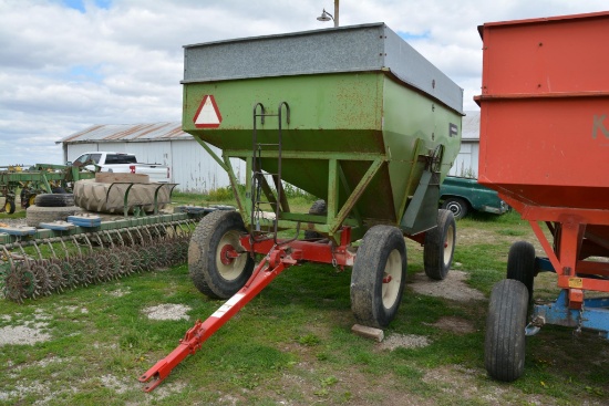 Parker 2600 gravity wagon