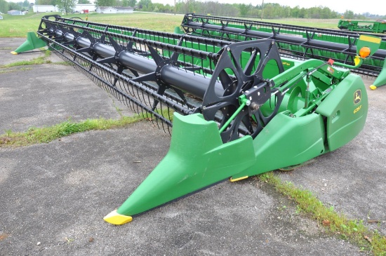 2011 John Deere 635F 35' HydraFlex platform