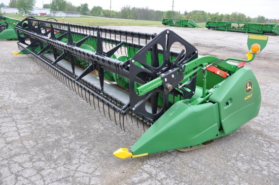 2016 John Deere 625F 25' HydraFlex platform