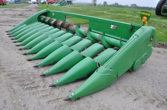 2010 John Deere 612C 12 row 20" corn head