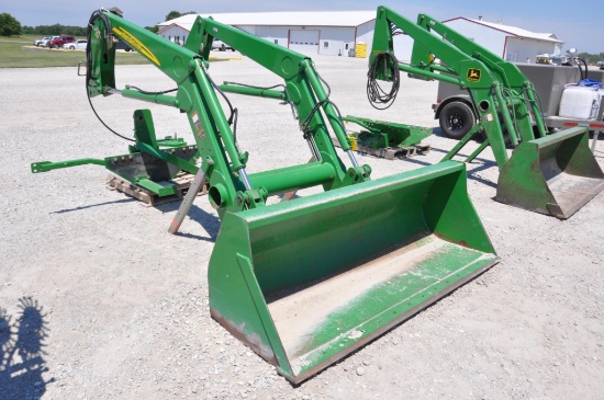 2005 John Deere 726 loader