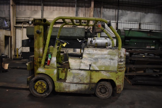 Yale large industrial forklift