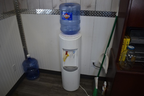 Watercooler w/hot and cold