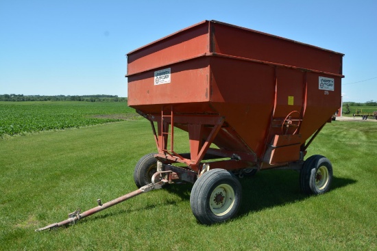 Unverferth 275 bu. gravity wagon