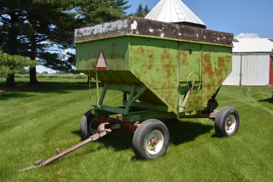 Parker 225 bu. gravity wagon