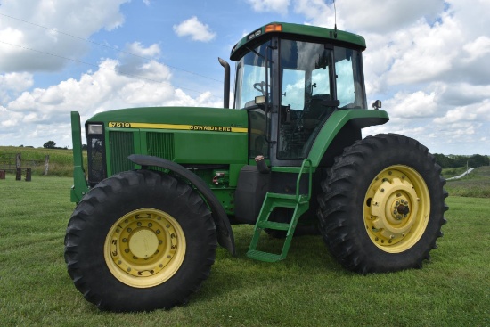 John Deere 7610 MFWD tractor