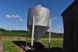 Bulk feed bin