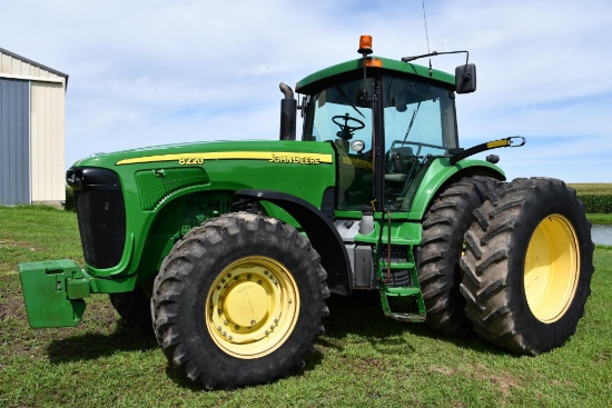 2005 John Deere 8220 MFWD tractor