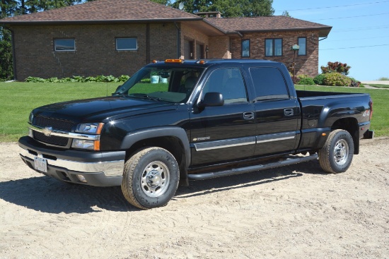 2005 Chevy 1500HD 4 door 4wd pickup