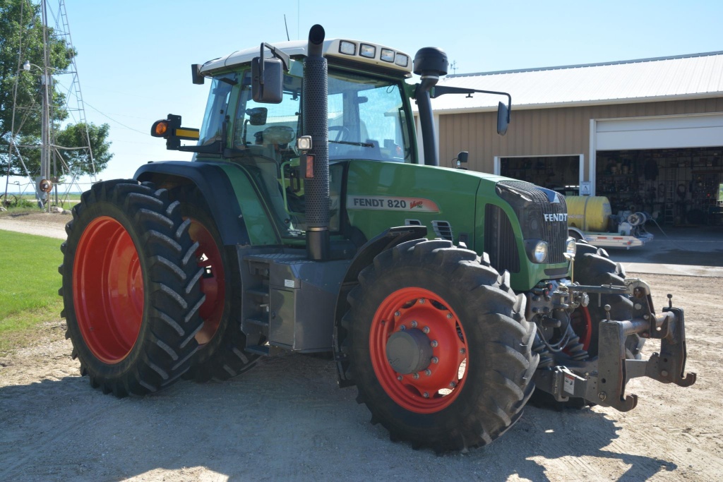 Nutrition speak Jew 2008 Fendt 820 MFWD tractor | Farm Equipment & Machinery Tractors MFWD  Tractors | Online Auctions | Proxibid