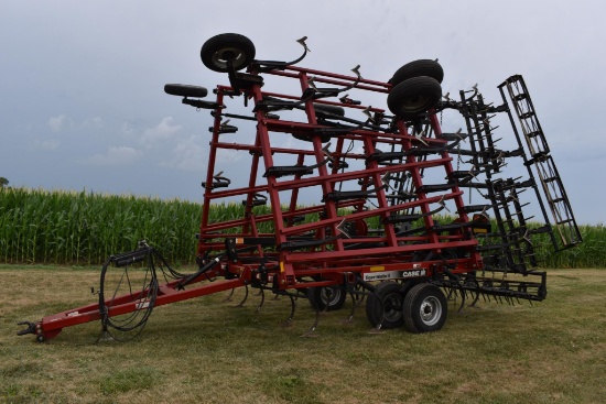 2005 Case IH Tiger-Mate II 30' field cultivator