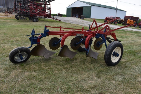 IHC #8 3-14" pull type plow