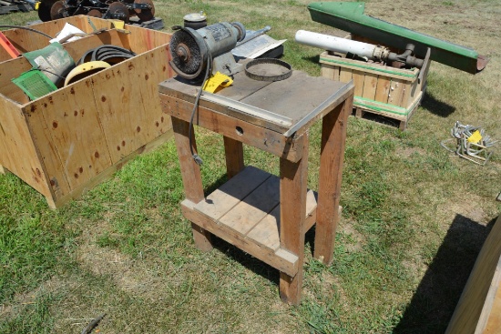 Delta double stone grinder on stand