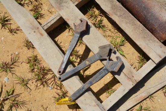 (3) John Deere sweep removal tool