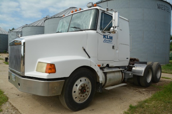 1988 White/GMC Volvo tandem axle semi