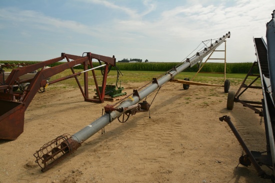 Hutchison 8" x 62' auger, electric lift