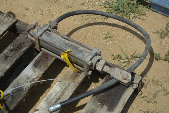 Older hyd. cylinder