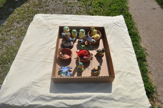 Various bird figurines