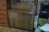 4-drawer vintage dresser with mirror