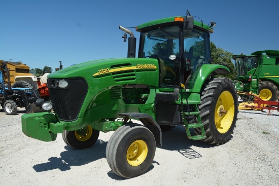 2004 JD 7720 2wd tractor