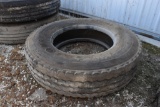 11R22.5 tire