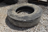 11R22.5 tire