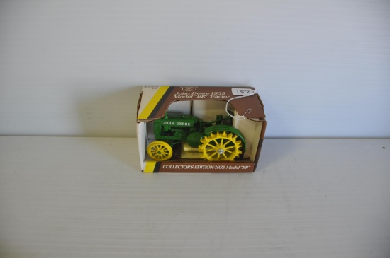 Ertl 1/16 Scale John Deere 1935 Model BR Toy Tractor, Collectos Edition