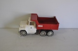 ERTL 1/16 IH dump truck, played with condition