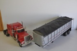 Custom 1/16 Peterbilt semi and grain trailer