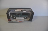 Ertl American Muscle 1/18 Scale 1997 Ford F150 SLT Pickup, Collectors Edition