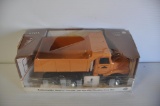 Ertl 1/16th Scale Automatic Dump Truck with Hydraulic Operating Dump Box