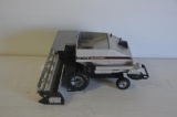 Scale Models 1/24 Gleaner R60 Combine