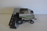 Scale Models 1/24 Gleaner R6 Combine