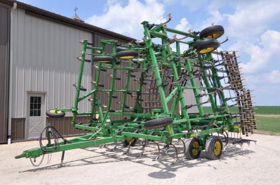 2000 JD 980 44.5' field cultivator