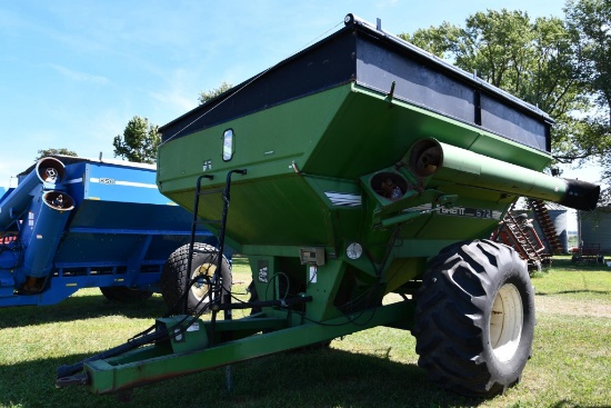 Brent 672 grain cart