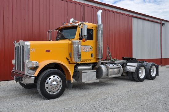 2008 Peterbilt 388 daycab truck