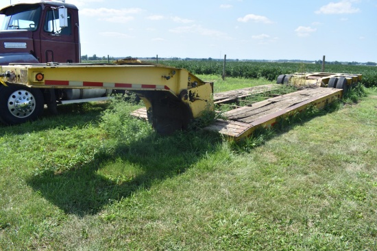 Hyster 46' lowboy trailer