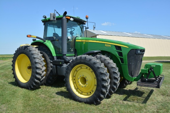 2009 John Deere 8230 MFWD tractor