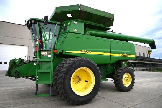 2004 John Deere 9760 STS 4wd combine