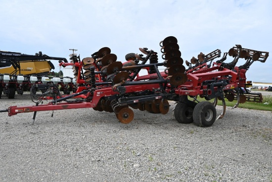 2011 Case-IH 870 11-shank disc-ripper