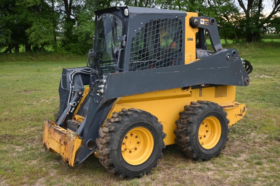 2017 JD 320E skidsteer